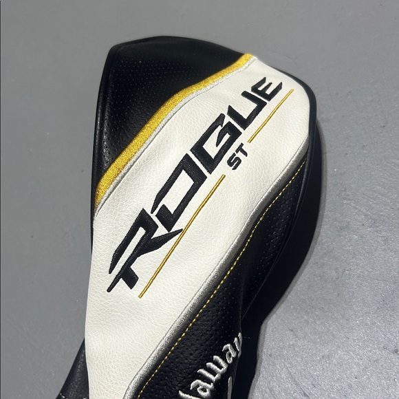 Callaway Rogue 3 Wood Golf Club Head Cover - Picture 2 of 10